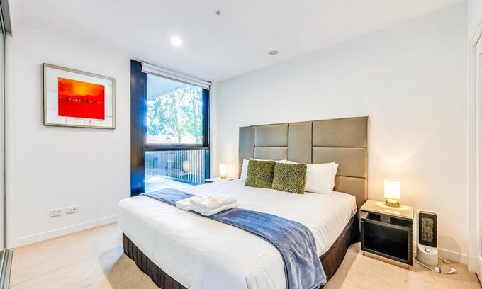 Box Hill Apartment | StayAU Convenient Apartment with Patio in Box Hill