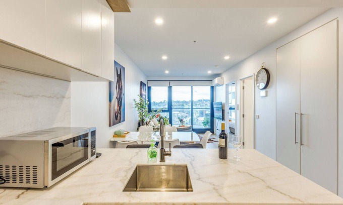 Box Hill Apartment | StayAU Cozy & Stylish 2BR in Box Hill