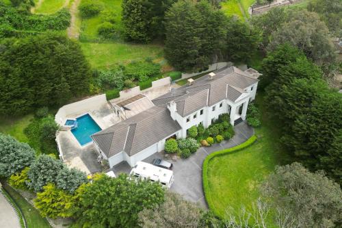 Warrandyte Villa | StayAU Expansive 7BR Villa Scenic Warrandyte