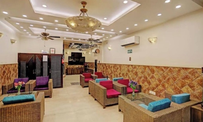 Paharganj Hotel | Staybook Atlanta@New Delhi Railway Stationn
