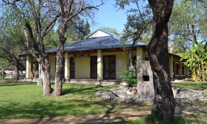 Francistown Bed & Breakfast | Staybridge Riverside & Spa