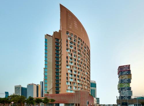 Doha Hotel | Staybridge Suites - Doha Lusail by IHG