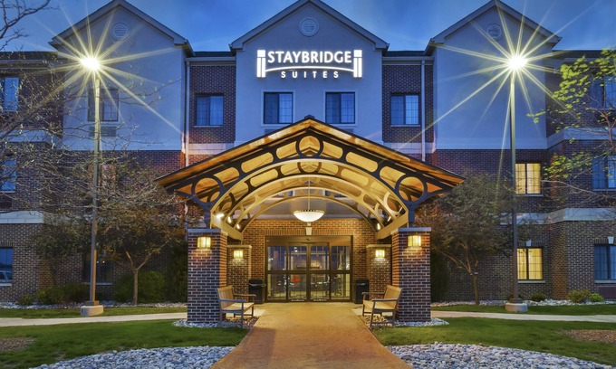 Okemos Hotel | Staybridge Suites Lansing - Okemos by IHG