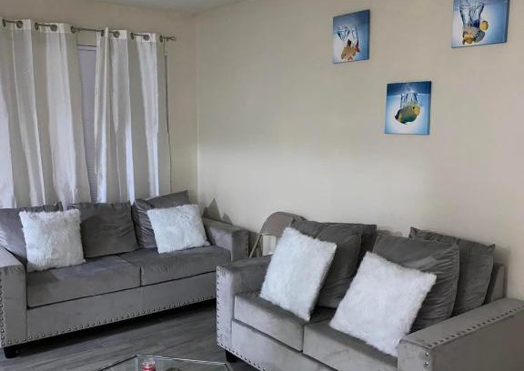 Memorial Apartment | StayCation -Memorial Galleria- Very Spacious Apt - Free Parking & Wifi