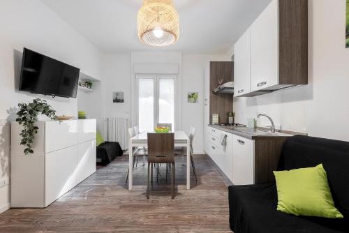 Varesine Apartment | StayEasy Filzi11 - 3 Bedrooms, 2 baths - Central Station