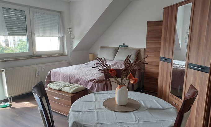 Wahren Condo | Stayinn Möckern - 1 Zimmer Apartment mit Balkon für 3 Personen