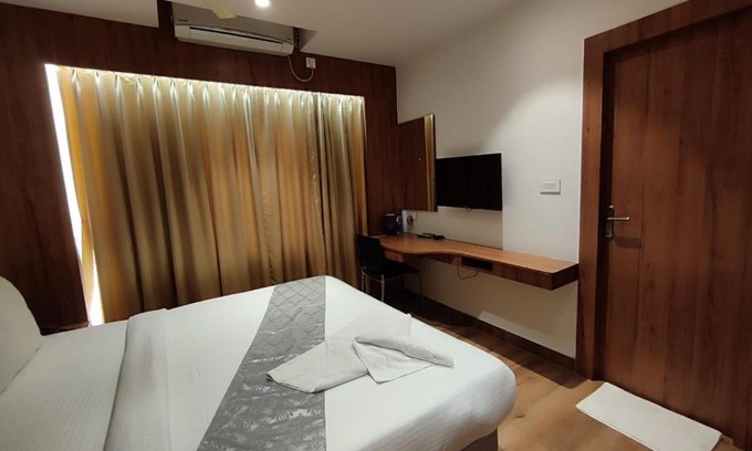Berhampore Hotel | STAYMAKER Hotel Mohan Palace