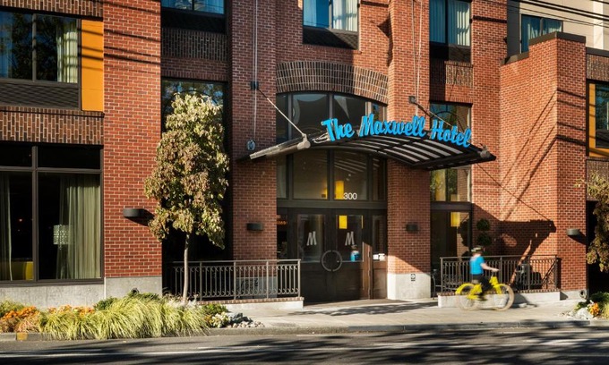 Lower Queen Anne Hotel | Staypineapple, The Maxwell Hotel, Seattle Center Seattle