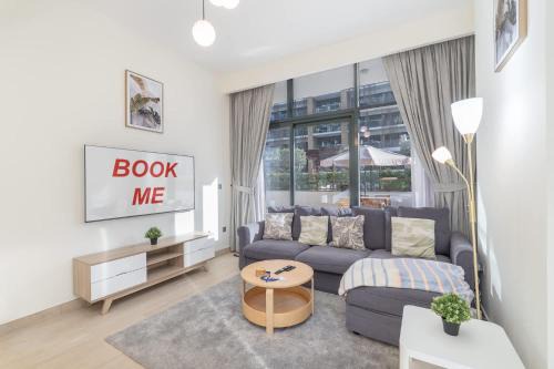 Dubai Apartment | StayShort - Indulging 1 Bedroom in Azizi Riviera 6
