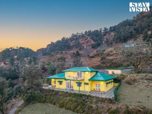 Bullawala Villa | StayVista at Cloudview Villa with WiFi and BBQ