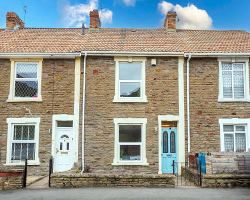 Staple Hill House | STELLA'S COTTAGE- Cute Traditional Home In South West By STAE-Homes