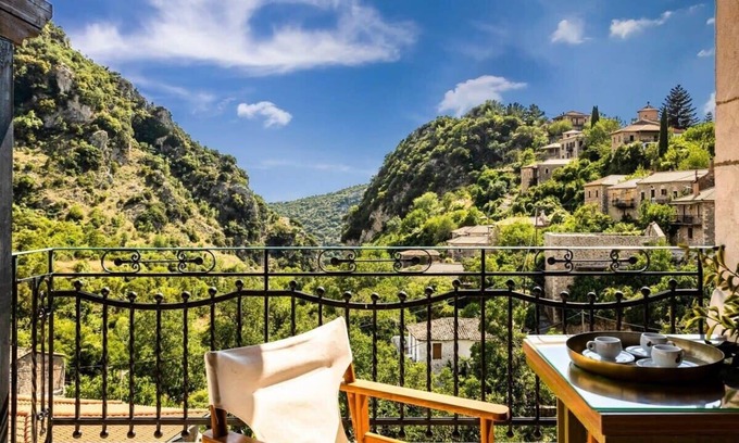 Trikolonoi Apartment | Stemnitsa Stone Residence - Comfy Mountain Getaway