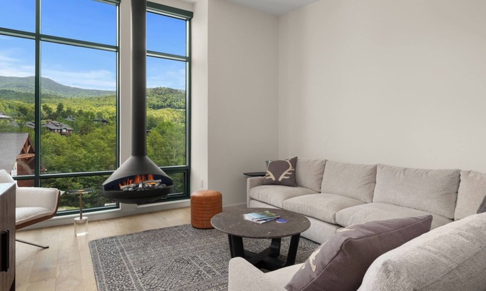 Stowe Area Condo | Steps from Adventure: Modern Mountain Luxury 3-Bed Condo at Spruce Peak in Stowe