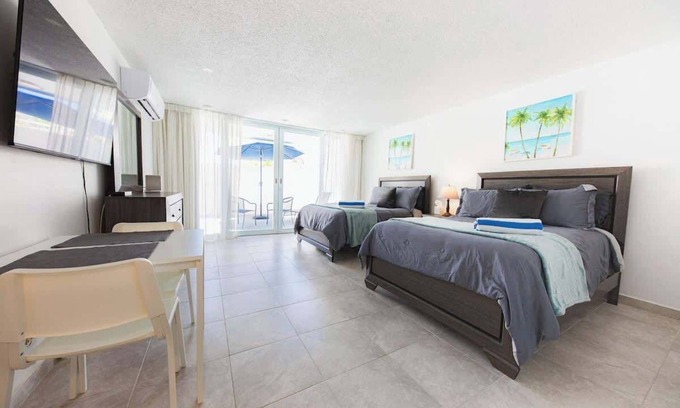 Carolina Apartment | Steps from Beach Studio w/Parking @ ESJ Towers