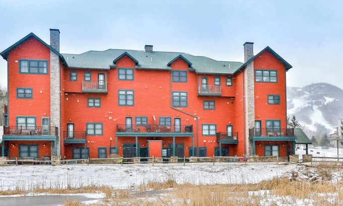 Hunter Apartment | Steps from Hunter Mountain | Cozy Modern Condo