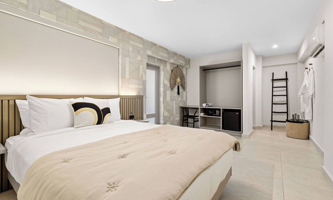 Ocean Park Apartment | Steps from the Beach with Private Balcony