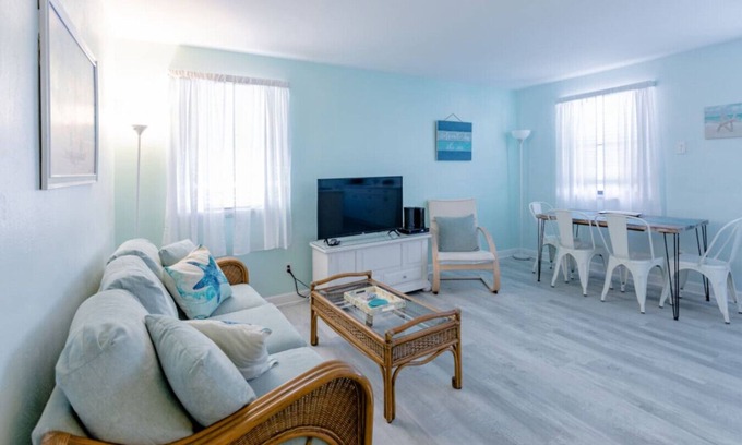 St. Pete Beach Apartment | Steps from Upham Beach & Pool