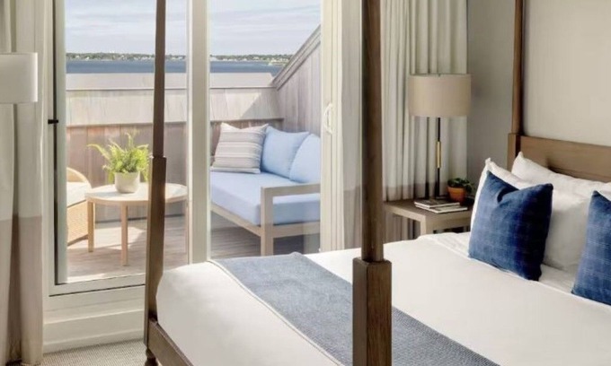Goat Island Hotel | Steps to Adventure! Pool, Onsite Restaurant, Gym, Near Scenic Spots!
