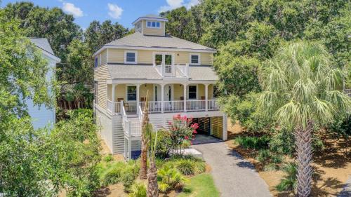 Pelican Bay House | Steps to Beach Pool Screened Porch Pelican Bay 45 at Wild Dunes Resort