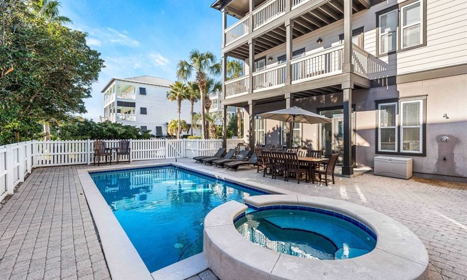 Rosemary Beach House | STEPS to Beach! Private Pool, Spa, Bikes, & Sleeps 18! Pet Friendly!