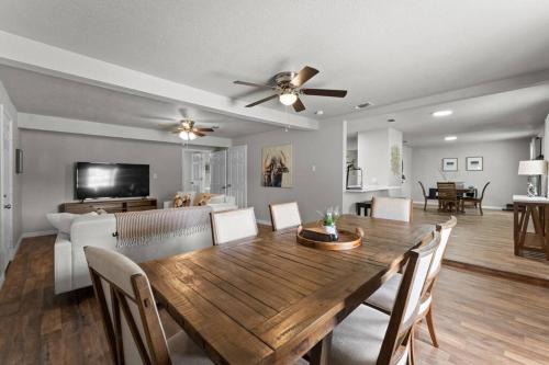 West San Antonio House | Steps to Lackland AFB & SeaWorld