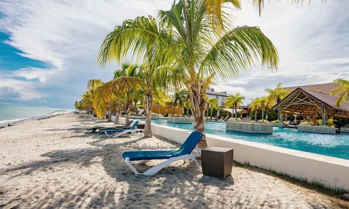 Playa Blanca Apartment | Steps to Puntarena Beach Club and Restaurants - Amazing Location - Sleeps 9