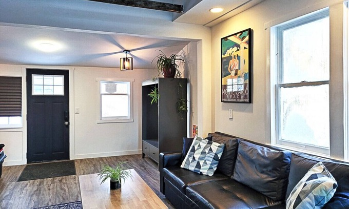 Sylvan Lake Cottage | Steps to Sylvan Lake - The Lazy Lake Loft