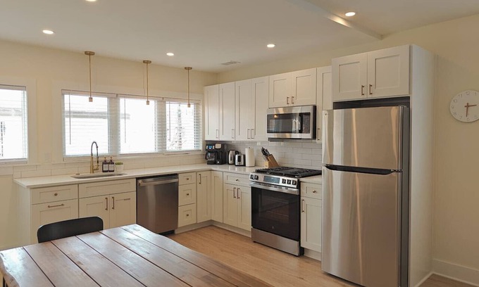 Cape May - Wildwood Apartment | Steps to THE Beach – 3 BDR Condo + Parking
