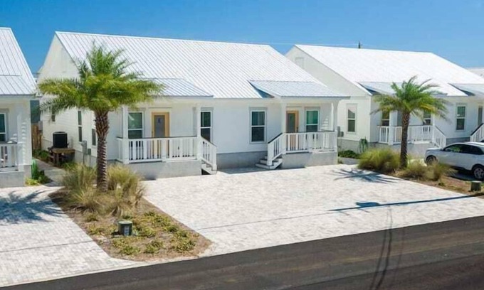 Mexico Beach House | Steps to the Beach and Shops | Pet Friendly