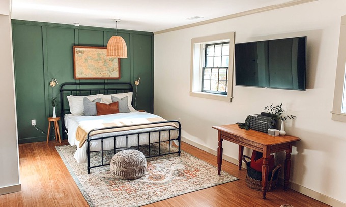 Miller Southside Apartment | Steps to VT Campus & Cassell Cozy Blacksburg Studio