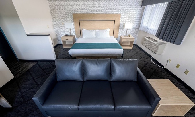 Whitehorse Hotel | Sternwheeler Hotel & Conference Centre, Trademark by Wyndham