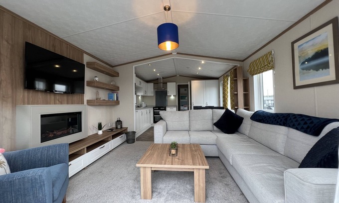 St. Andrews Cottage | Stewart Resort Lodge 21 is a luxury lodge that sleeps 4 guests in 2 bedrooms