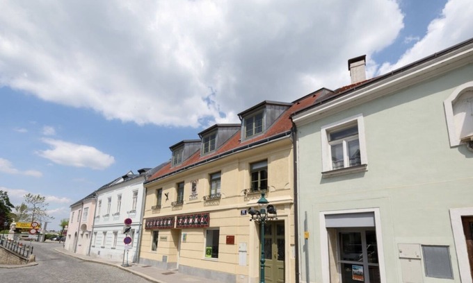 Klosterneuburg Apartment | Stifts-Suite - Dignified reside in Klosterneuburg near Vienna