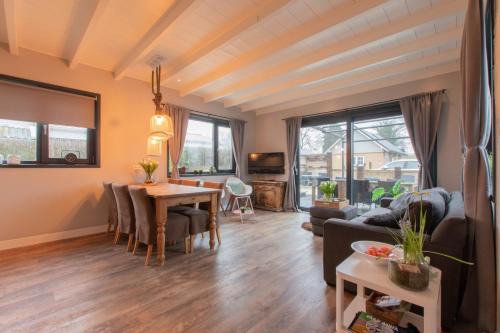 Baarland House | Stijlvol ingerichte bungalow in Baarland