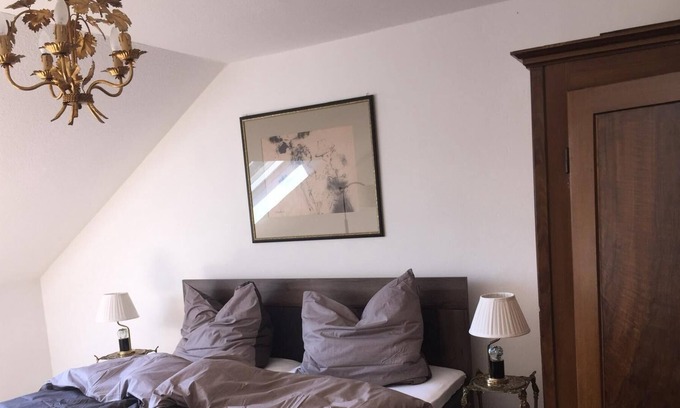 Heinersreuth Apartment | Stillvoll Wohnen mit Fahrradweg zum Festspielhaus