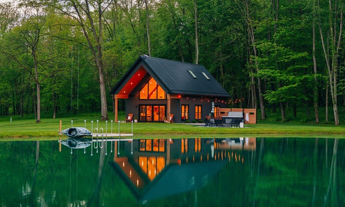 Blissfield House | Stillwater Retreat | Private Pond w/Kayaking