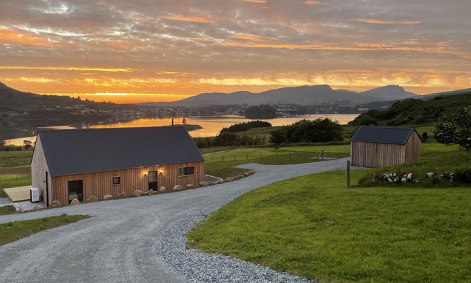 Isle of Scalpay Cottage | stoirm - a tranquil rural hideaway