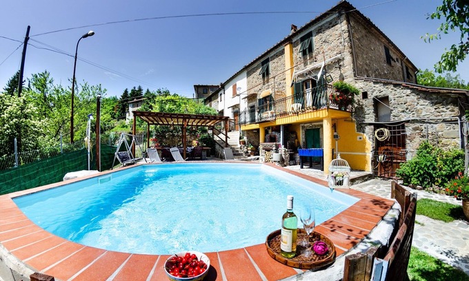 Lanciole Cottage | Stone Cottage in Tuscany with Private Pool