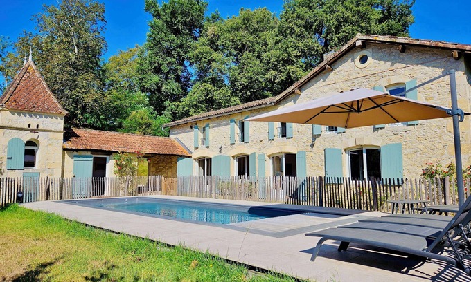 Mauriac House | Stone country house, swimming pool, 5 bedrooms, sleeps 12