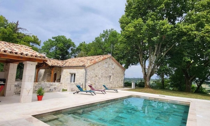 Monbalen House | Stone country house with new swimming pool and summer kitchen