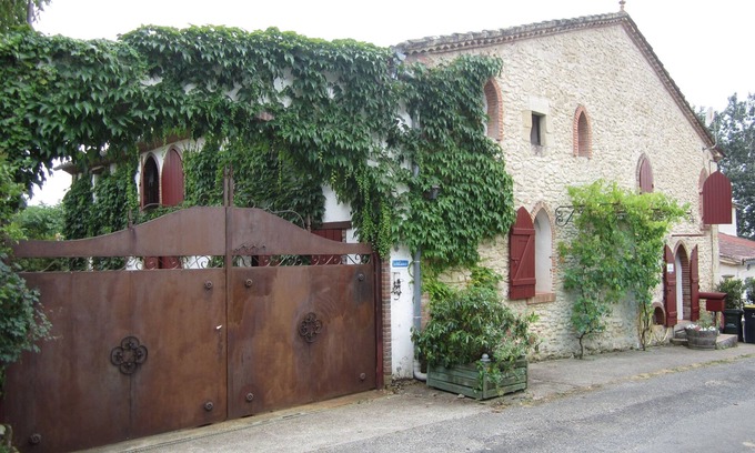 Fosses-et-Baleyssac House | Stone country house with swimming pool for 10/12 people