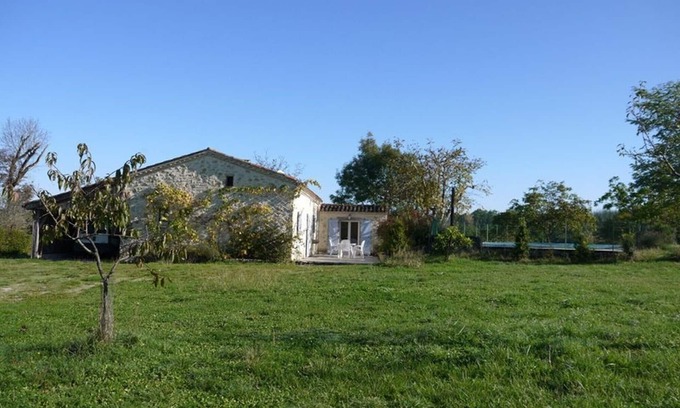 Thezac Cottage | stone farmhouse on one level 3 c. with private pool