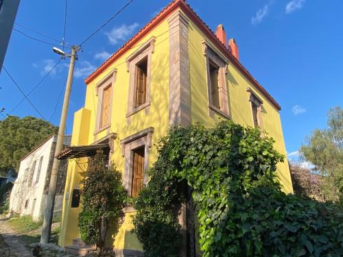 Ayvalik House | Stone House with Garden in Cunda/Ayvalik