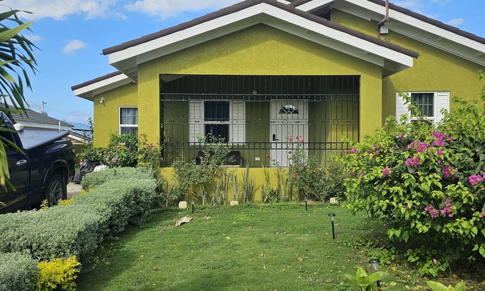 Falmouth House | Stonebrook Villa Chateau Trelawney Jamaica n3 bedrooms 3 bathrooms.