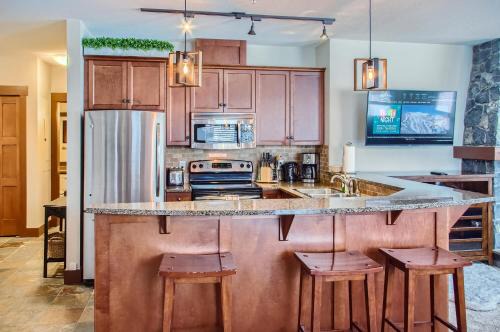 Big White Ski Resort Apartment | Stonegate Resort Unit C301