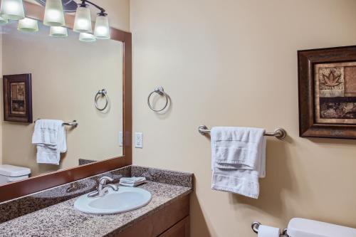 Big White Ski Resort Apartment | Stonegate Resort Unit C304