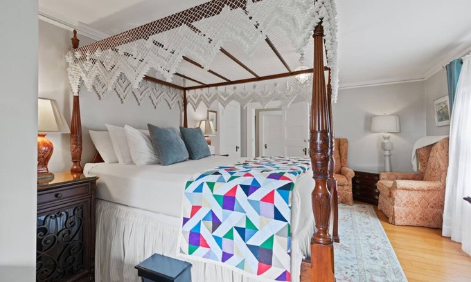 Phippsburg Bed & Breakfast | Stonehouse Manor -Popham Beach B&B - Pond Island Room
