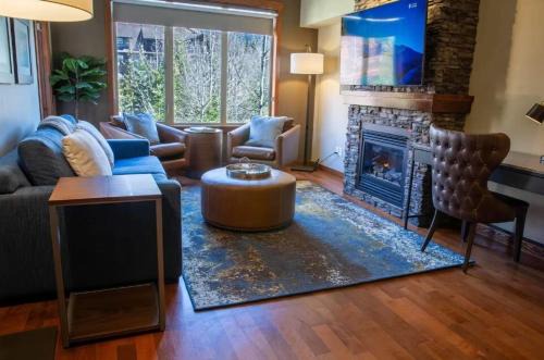 Canmore Apartment | Stoneridge Resort - Mountain View - Pool & Hot Tub