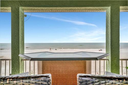 Independence Square Apartment | Stones Throw Beachfront Premier Suite #4 VIEWS