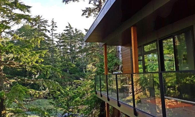 Ucluelet House | Storm Cove Suites